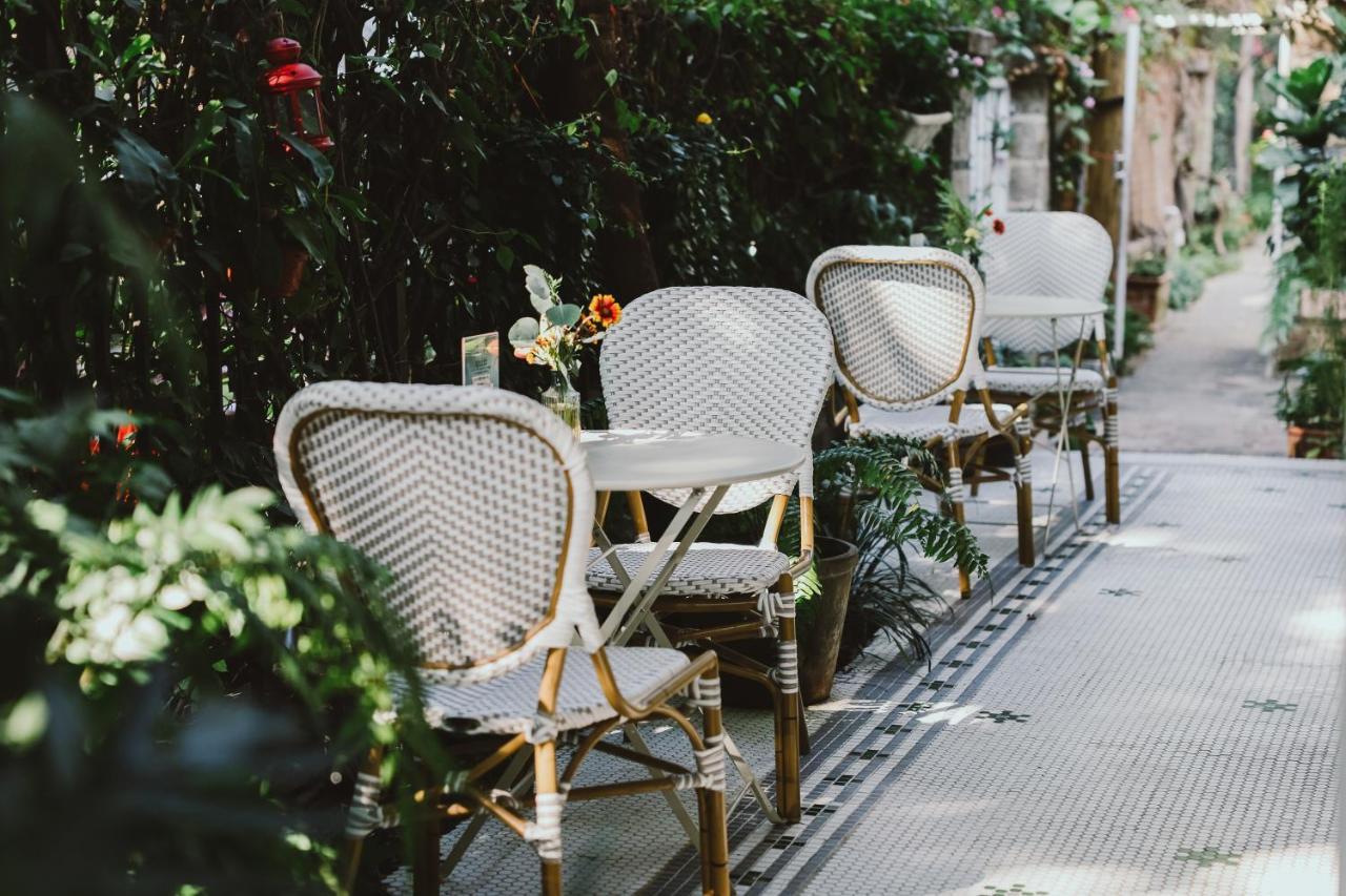 Shenzhen No'6 Garden Villa --French Window With Garden View,Close To Sea World &Shekou Ferry Port &K11 Ecoast &Subway Nearby ,Offer Western Food And Coffee &English Speaking With Tour Services Zewnętrze zdjęcie