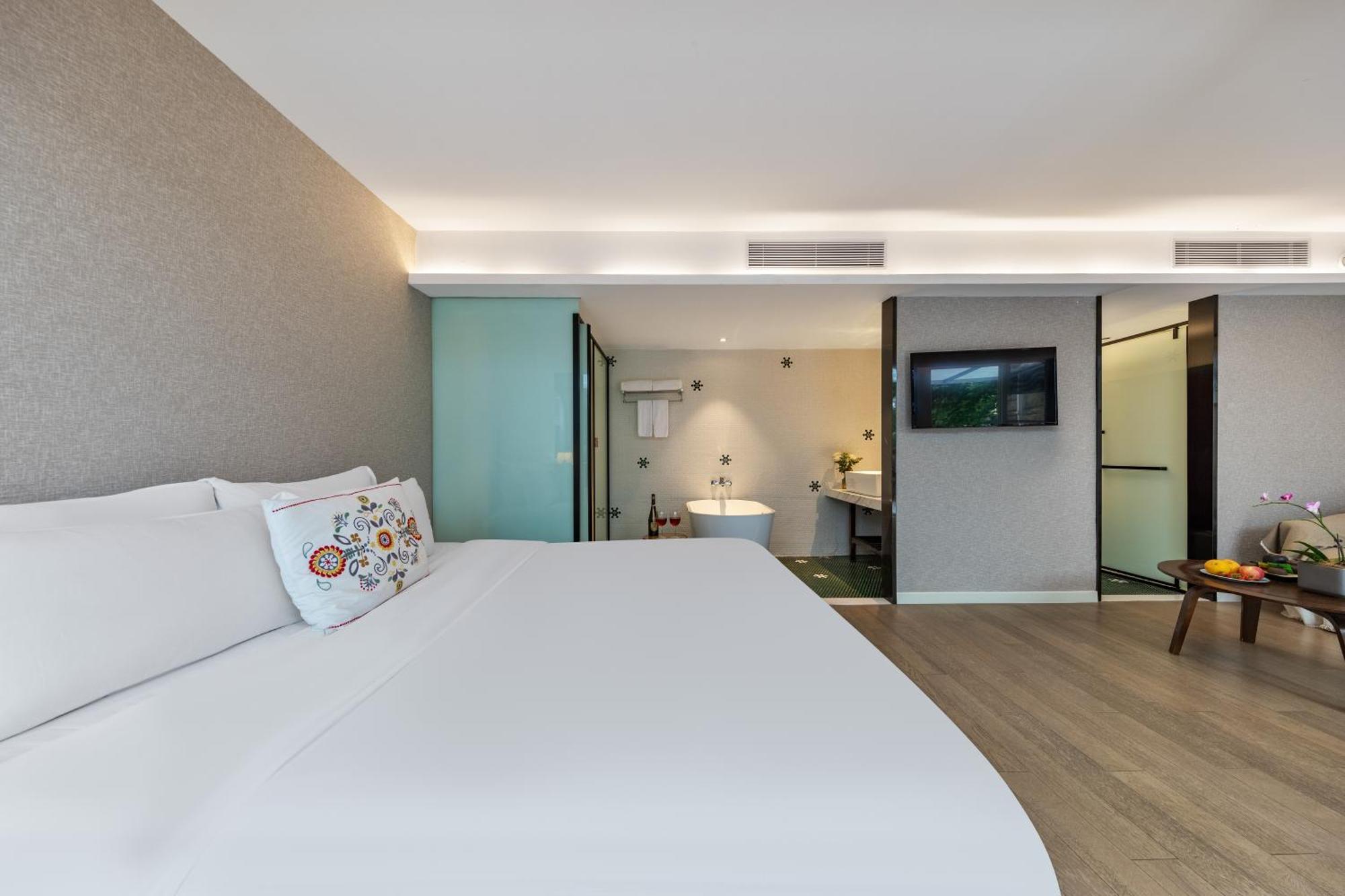 Shenzhen No'6 Garden Villa --French Window With Garden View,Close To Sea World &Shekou Ferry Port &K11 Ecoast &Subway Nearby ,Offer Western Food And Coffee &English Speaking With Tour Services Zewnętrze zdjęcie