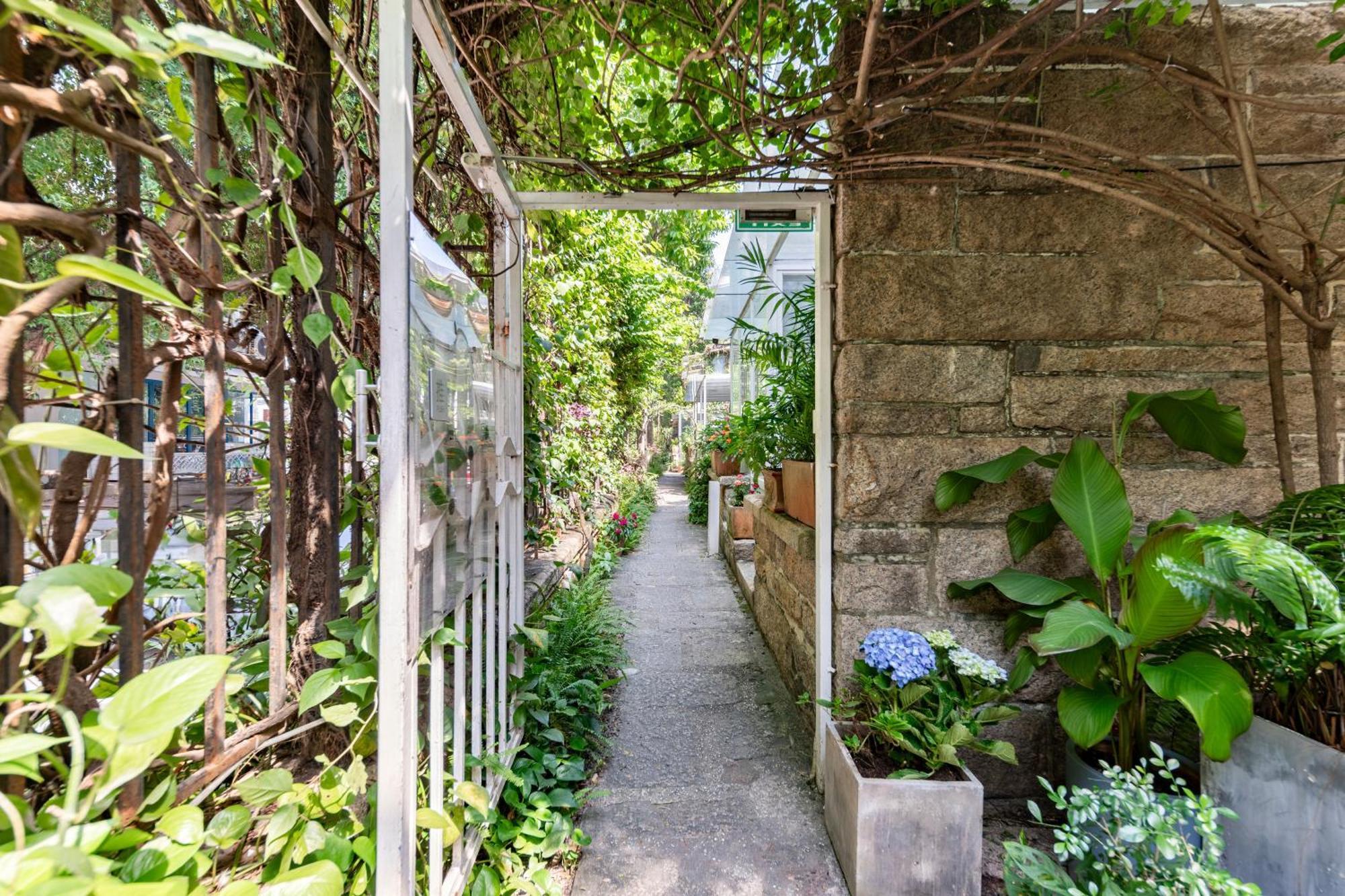 Shenzhen No'6 Garden Villa --French Window With Garden View,Close To Sea World &Shekou Ferry Port &K11 Ecoast &Subway Nearby ,Offer Western Food And Coffee &English Speaking With Tour Services Zewnętrze zdjęcie