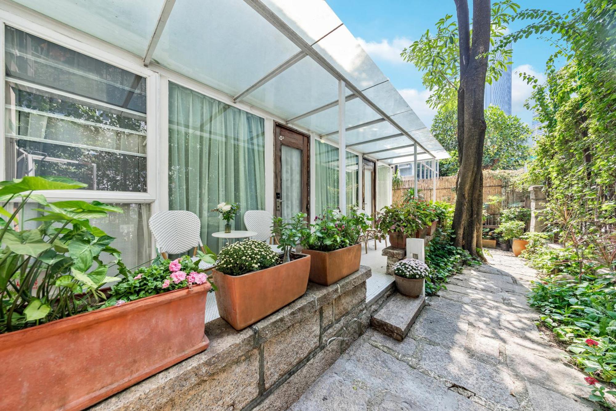 Shenzhen No'6 Garden Villa --French Window With Garden View,Close To Sea World &Shekou Ferry Port &K11 Ecoast &Subway Nearby ,Offer Western Food And Coffee &English Speaking With Tour Services Zewnętrze zdjęcie